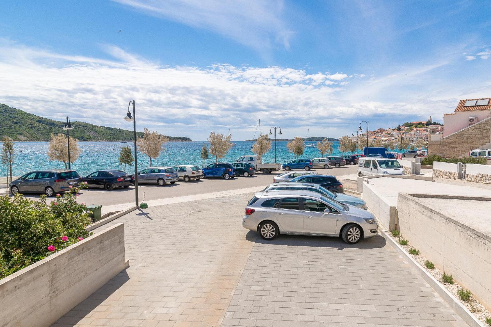 Beachfront Apartments Villa Sisa Primošten Екстериор снимка