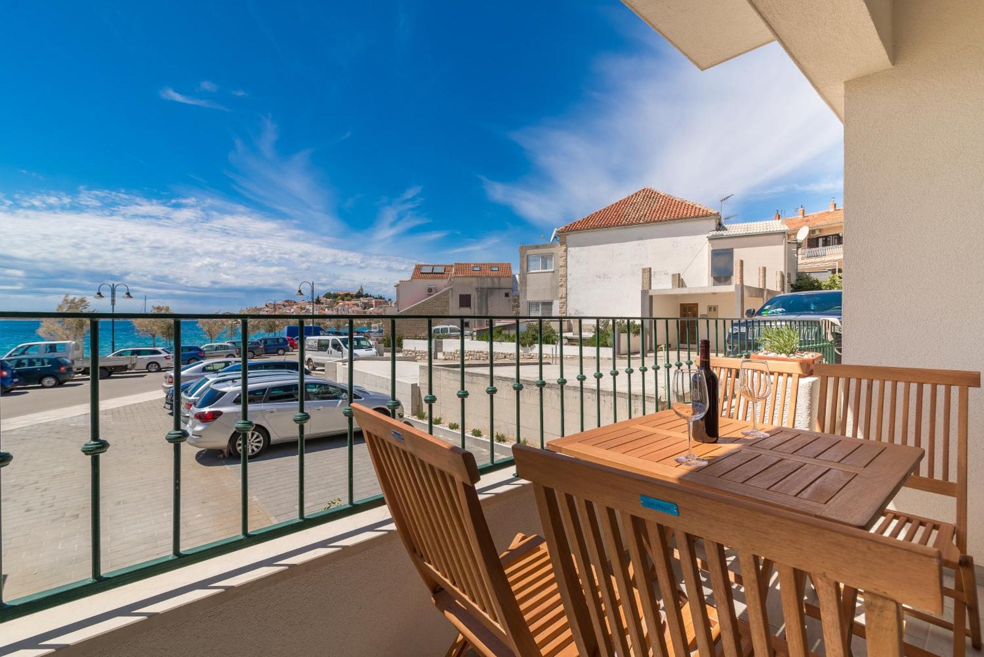 Beachfront Apartments Villa Sisa Primošten Екстериор снимка