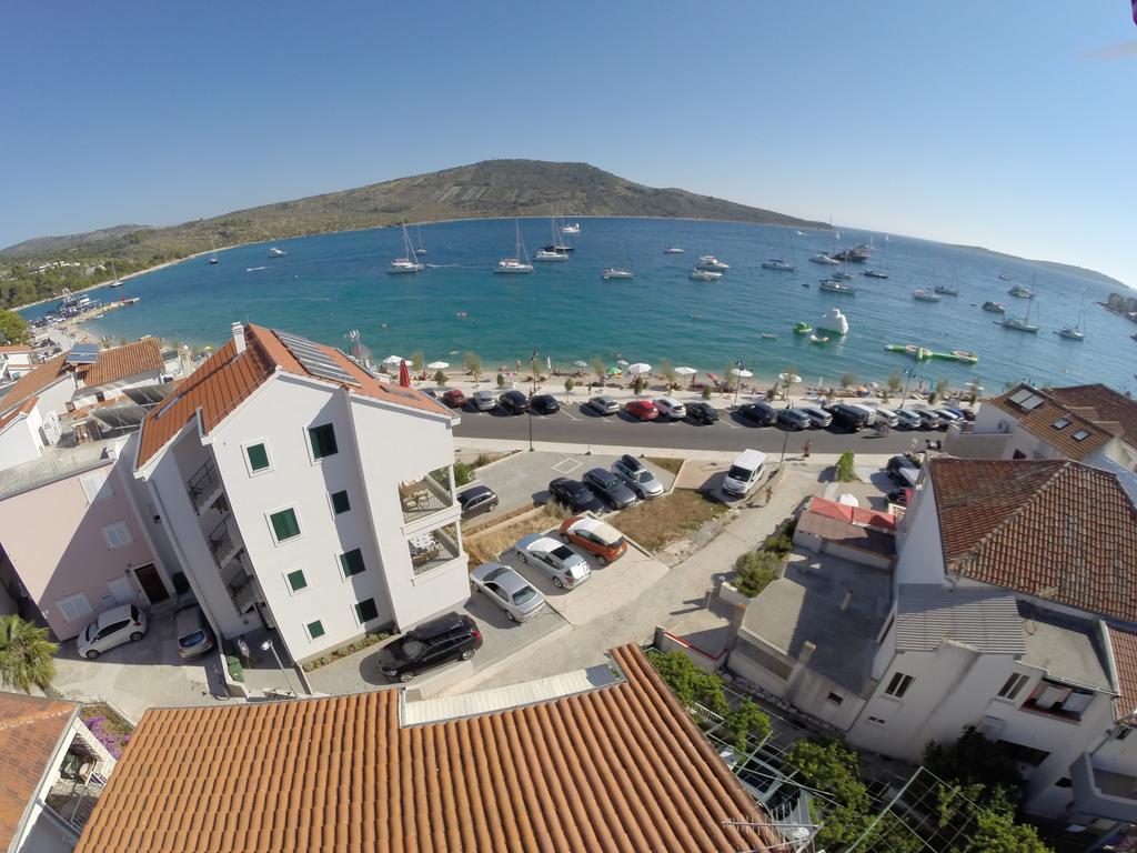 Beachfront Apartments Villa Sisa Primošten Екстериор снимка