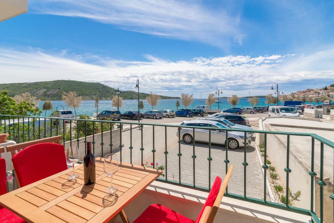 Beachfront Apartments Villa Sisa Primošten Екстериор снимка